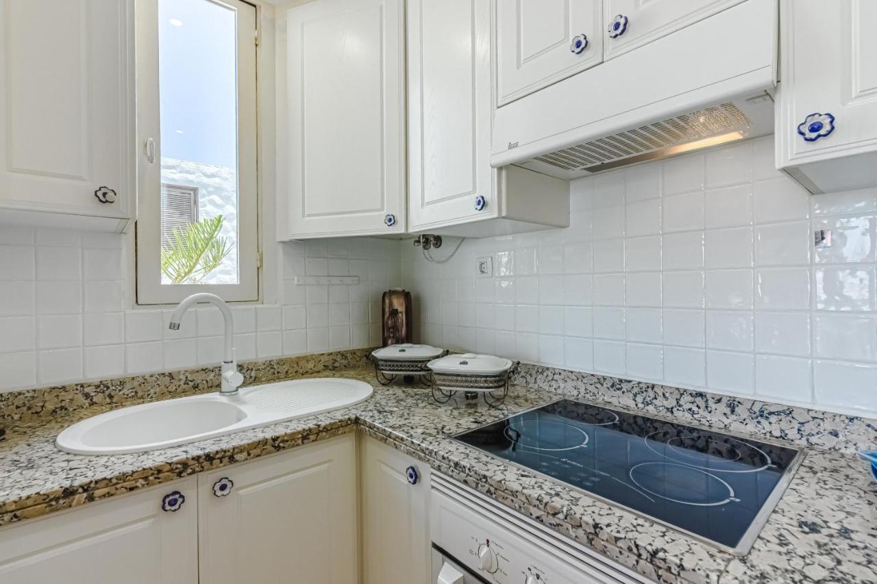 Apartment Apart America - 150 Meters From The Beach, Free Wi-Fi Arona  Extérieur photo