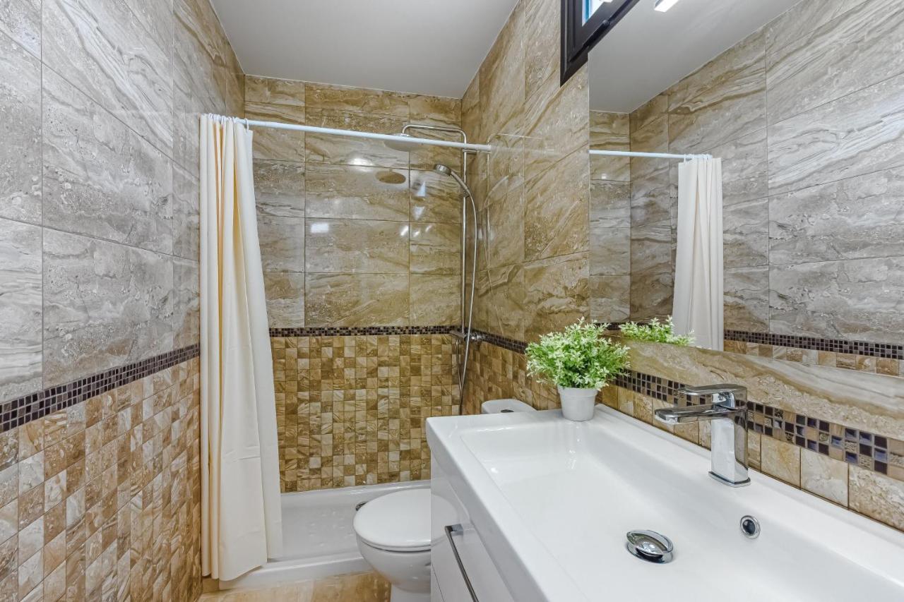 Apartment Apart America - 150 Meters From The Beach, Free Wi-Fi Arona  Extérieur photo