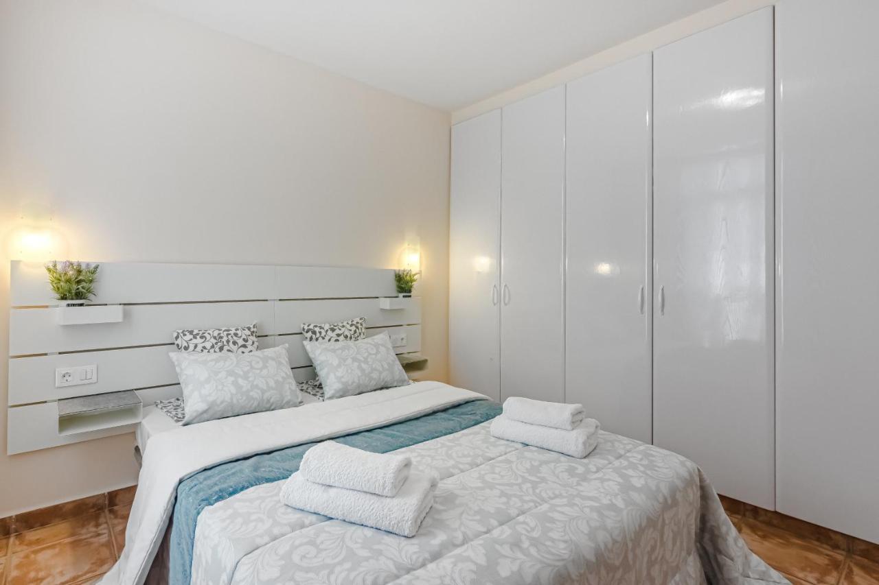 Apartment Apart America - 150 Meters From The Beach, Free Wi-Fi Arona  Extérieur photo